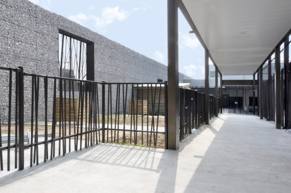 Le nouveau collège Barbara : harmonie entre gabion, clôture design et façades modernes