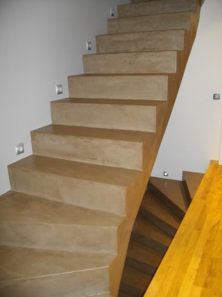 2 escaliers béton ciré