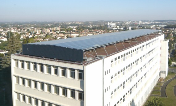 Instalaltion photovoltaïque sur le Lycée Margueride Devalois 