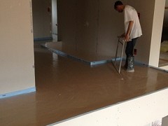 Coulage chape liquide dans une maison individuelle
