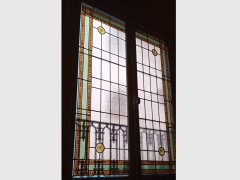 Restauration d'un vitrail en cage d'escalier Paris ...