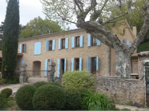 Rénovation d'un vieux mas provençal