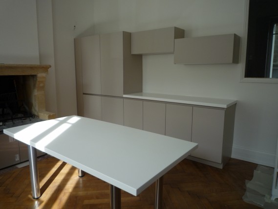 Cuisine et plan de travail en solid surface