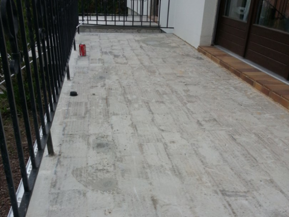 Rénovation d'une terrasse en tapis de marbre - avant